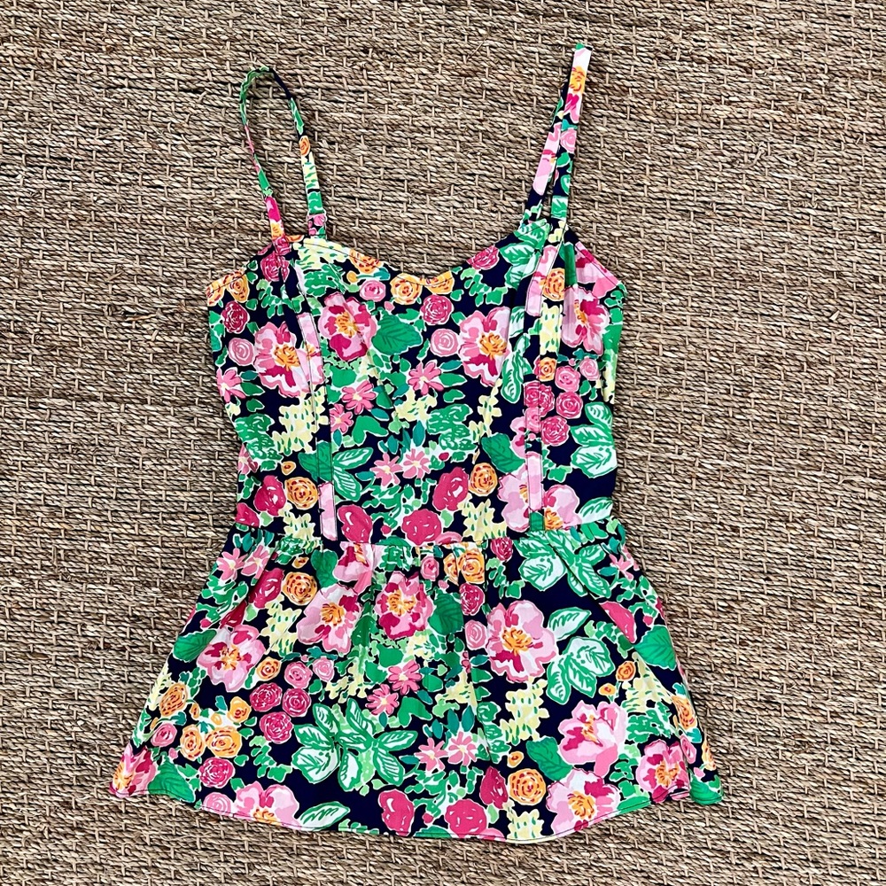 LILLY PULITZER - Rare peplum gardenia top size 2 NEVER WORN